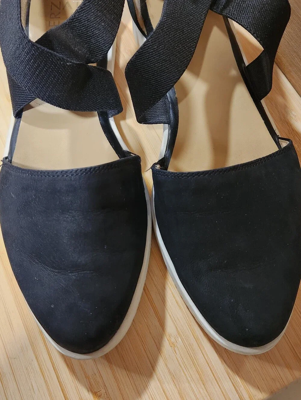 Naturalizer Raleigh Black Leather Cross Strap Slip On Sandals Shoes Women's 11M